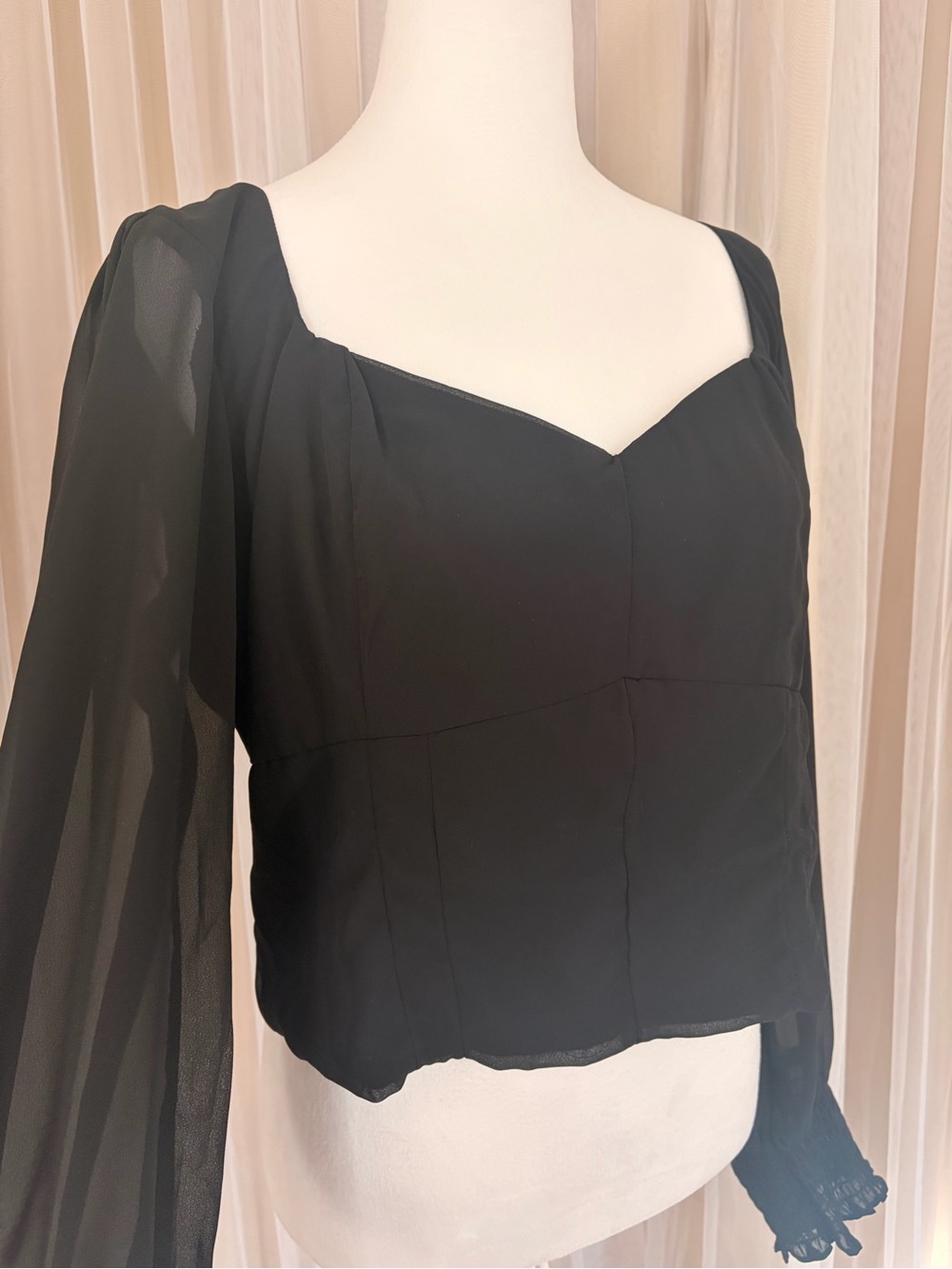 A&F crop long sleeve blouse